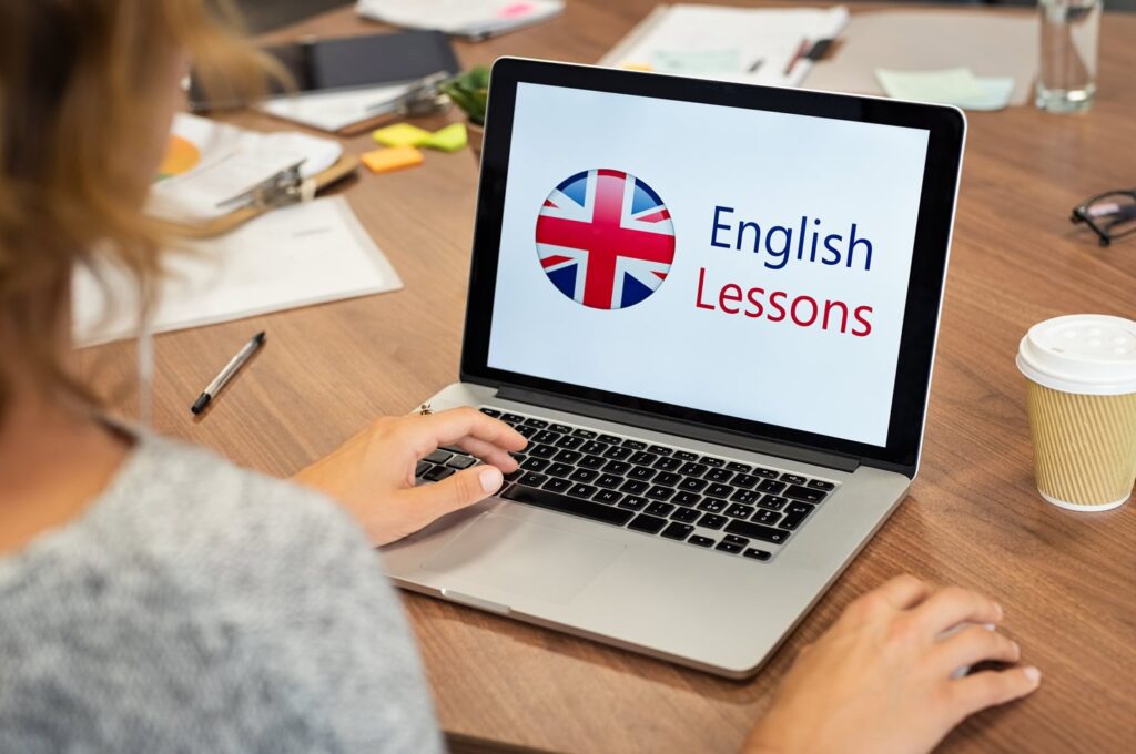 INGLÊS E EMPREGO: POR QUE SABER INGLÊS PODE PROPORCIONAR MAIS CHANCES DE CONSEGUIR UMA VAGA?
